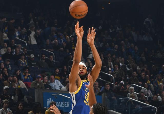 开云app-穆迪轰7记三分化身三巨头绝配，勇士还交易他吗？